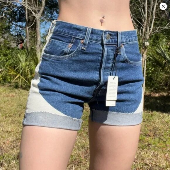 NWT Levi’s High Waisted Shorts - Picture 5 of 5